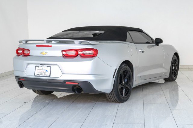 Used 2019 Chevrolet Camaro LT RWD image 6