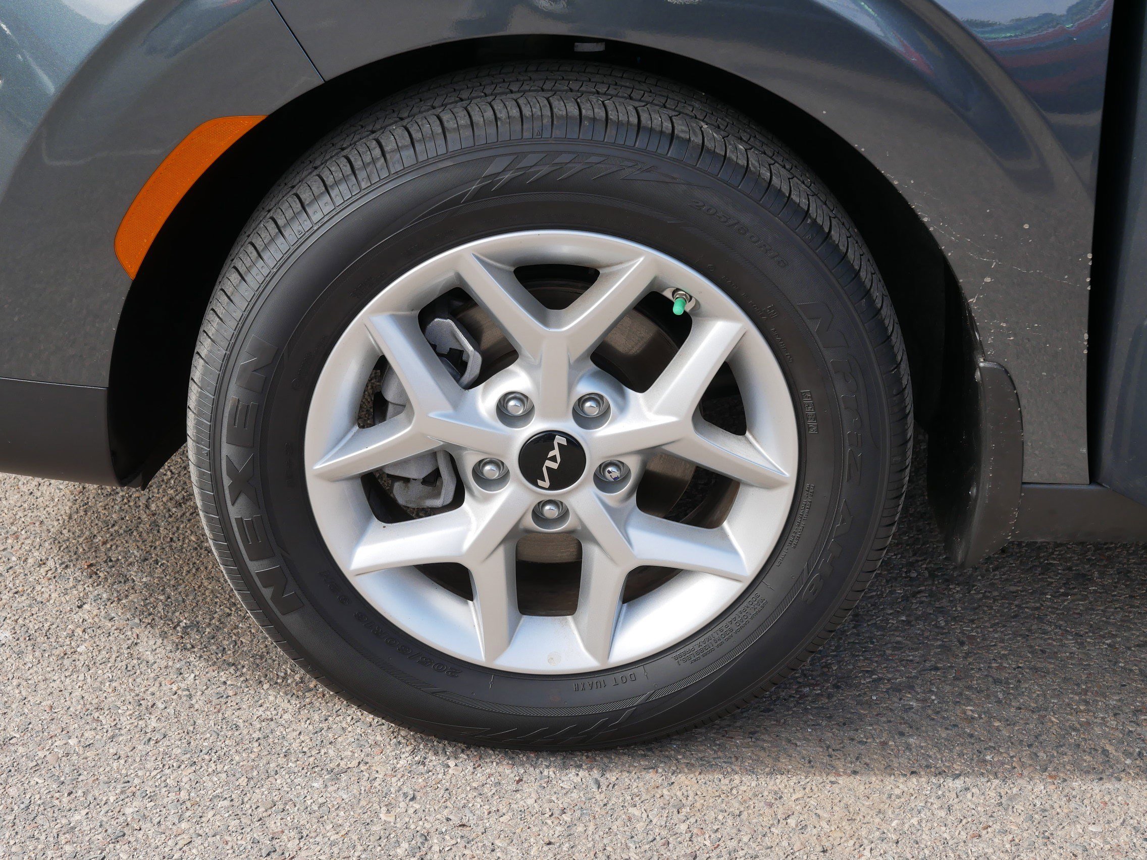 Certified 2025 Kia Soul LX w/ LX Technology Package FWD image 15