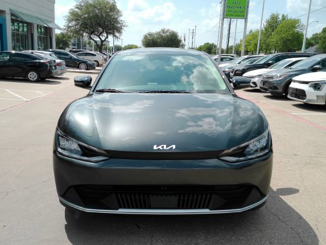 Used 2024 Kia EV6 Light RWD image 2