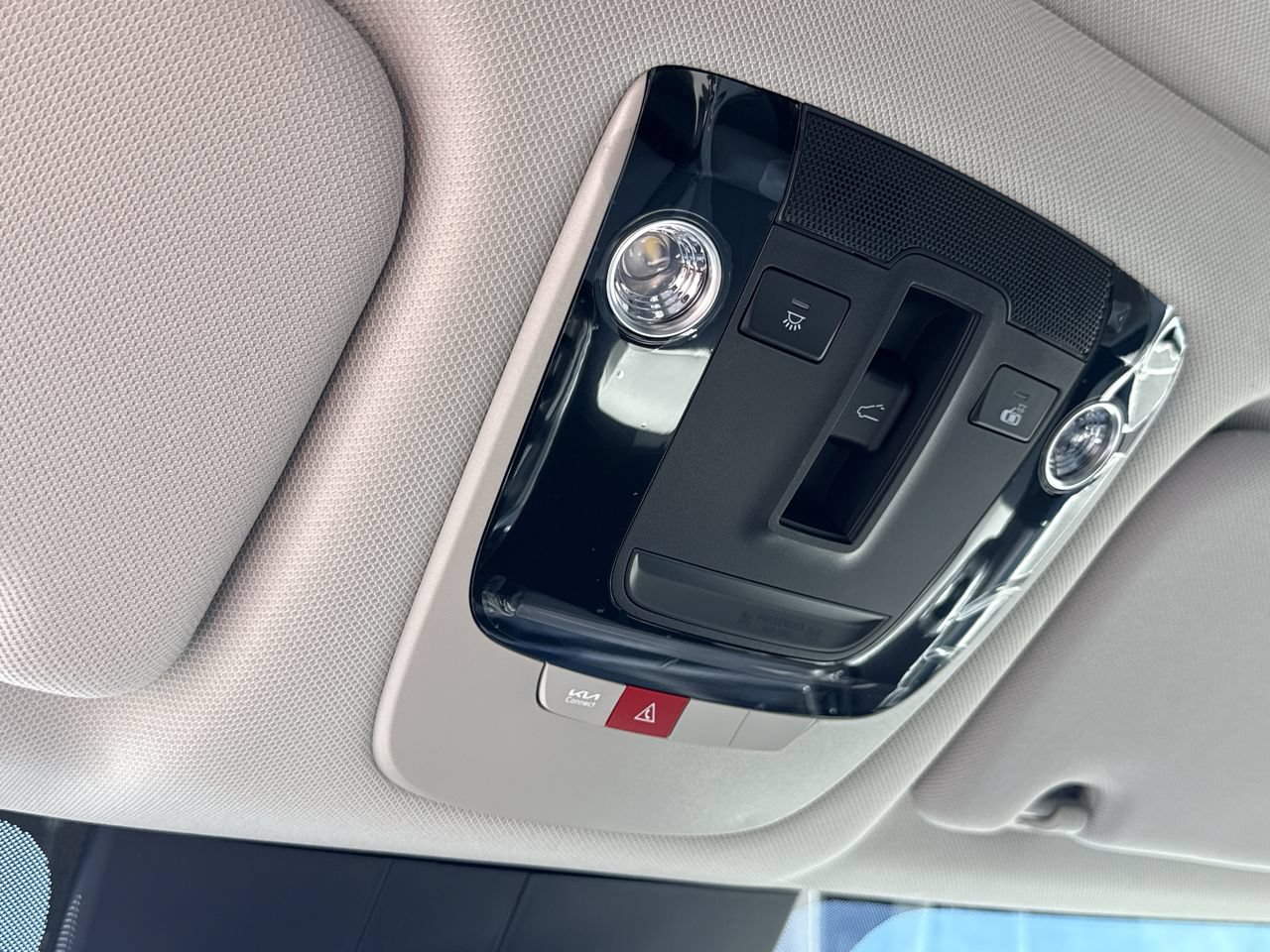 New 2026 Kia Sorento S w/ S Panoramic Sunroof Package FWD image 19