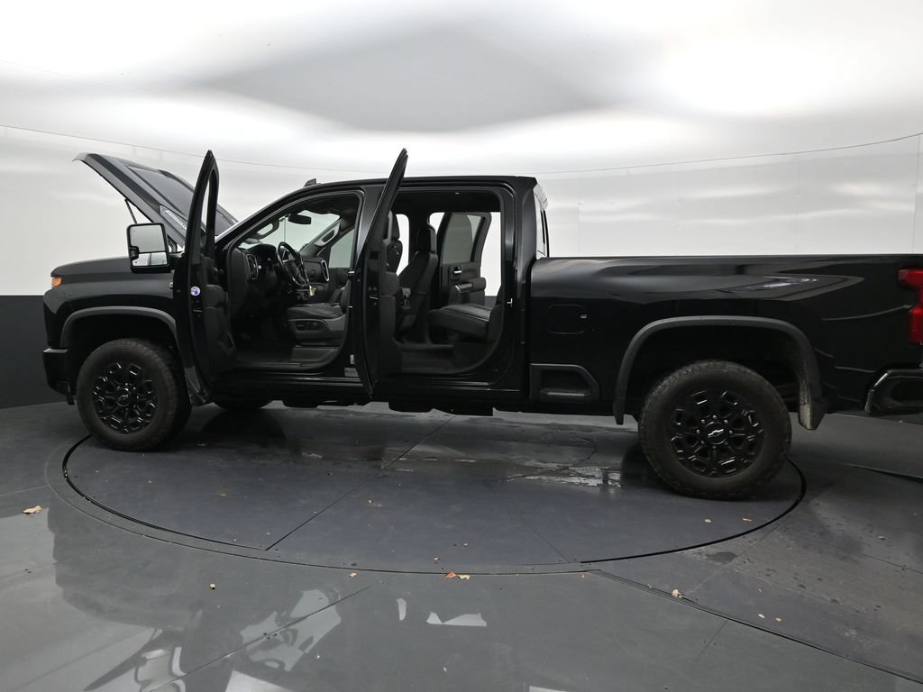 Used 2022 Chevrolet Silverado 2500 LT w/ Midnight Edition AWD/4WD image 30