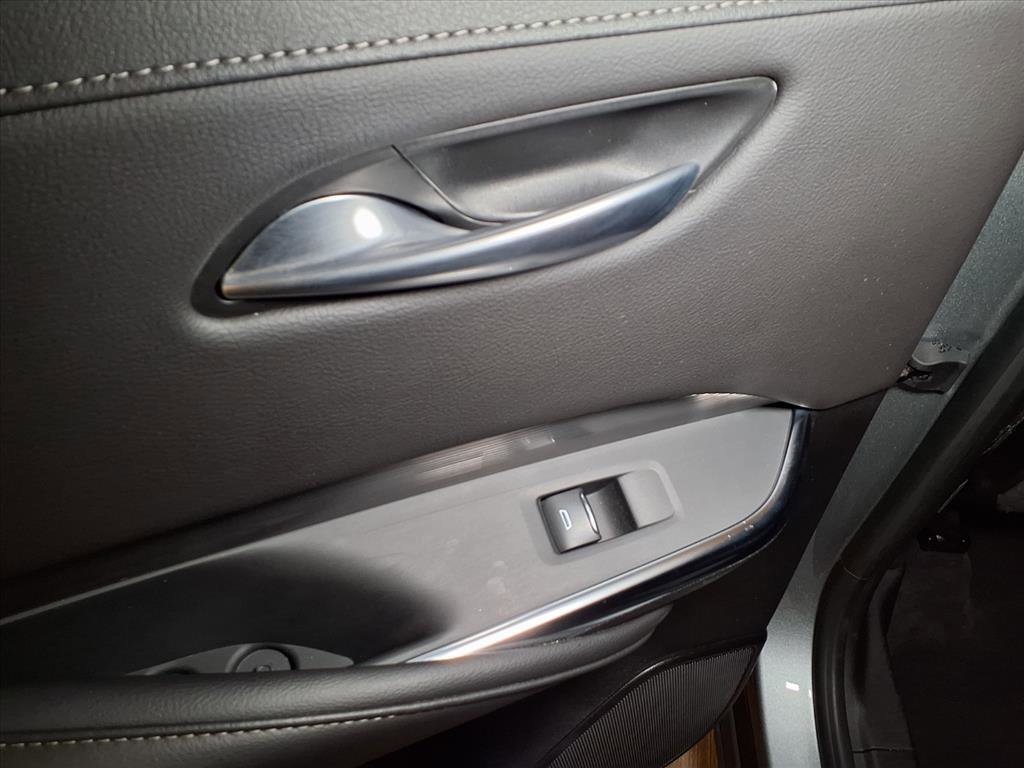 Used 2024 Cadillac XT4 Premium Luxury image 19