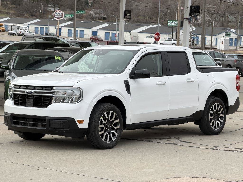 Used 2024 Ford Maverick Lariat image 3
