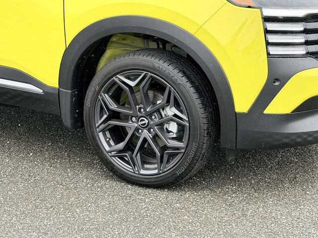 New 2026 Nissan Kicks SR w/ Cold Weather Package FWD image 7
