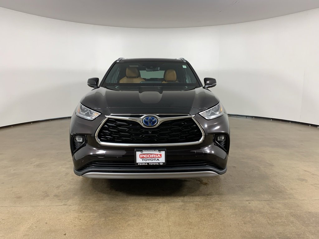 Used 2022 Toyota Highlander Platinum image 2