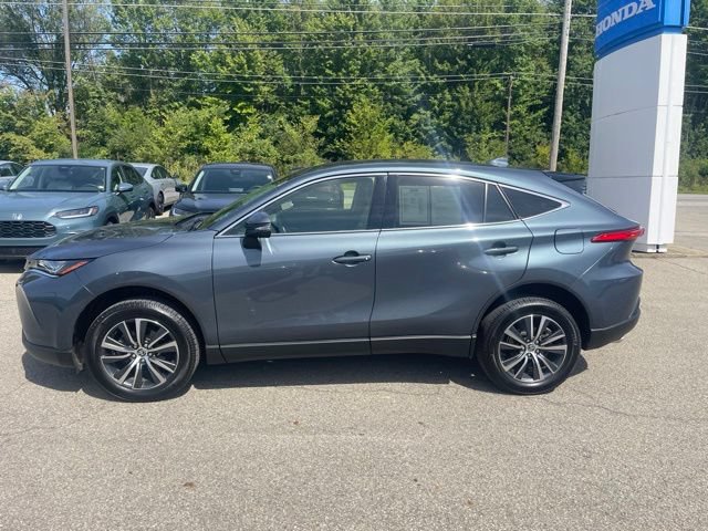 Used 2022 Toyota Venza LE AWD/4WD image 3