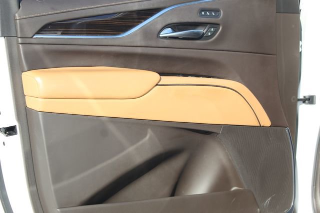 Used 2021 Cadillac Escalade Premium Luxury image 20