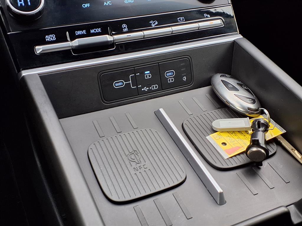 Used 2025 Hyundai Santa Fe SEL image 11