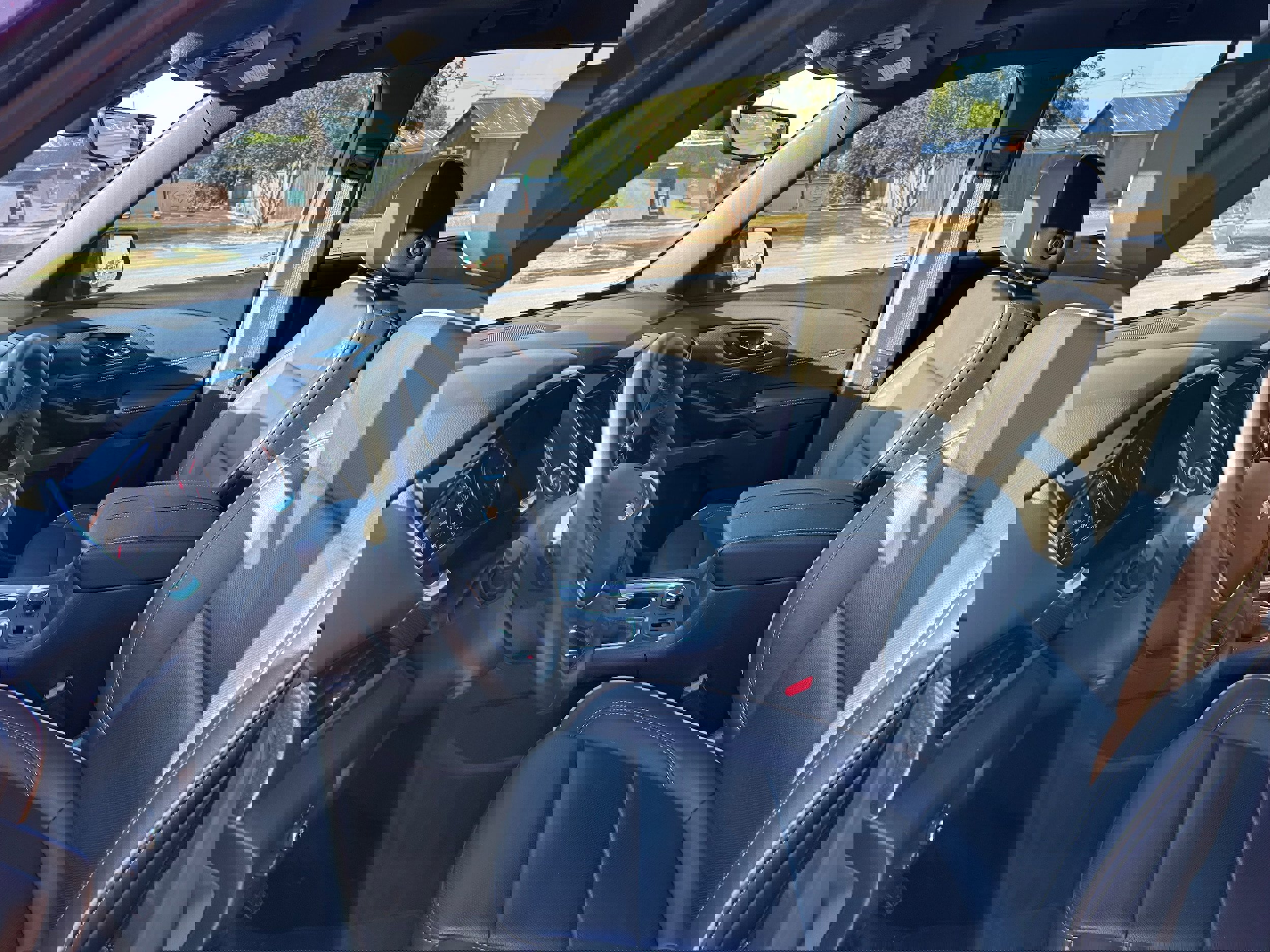 Used 2023 Chevrolet Traverse Premier image 13