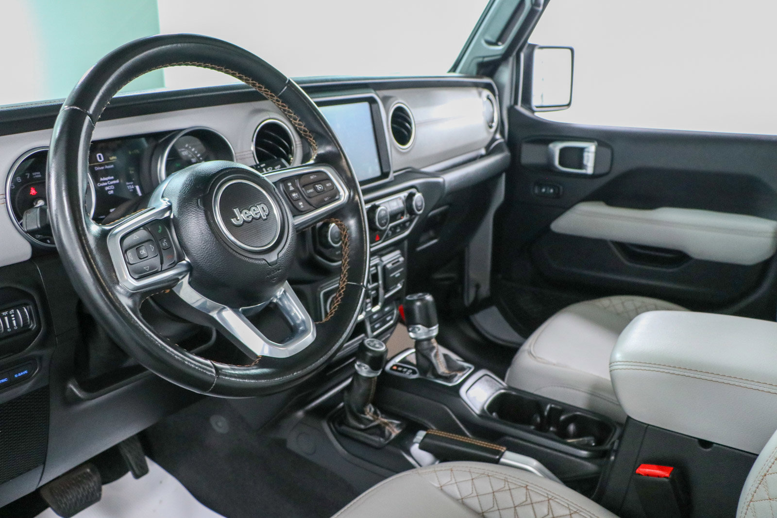 Used 2021 Jeep Wrangler Unlimited Sahara image 24