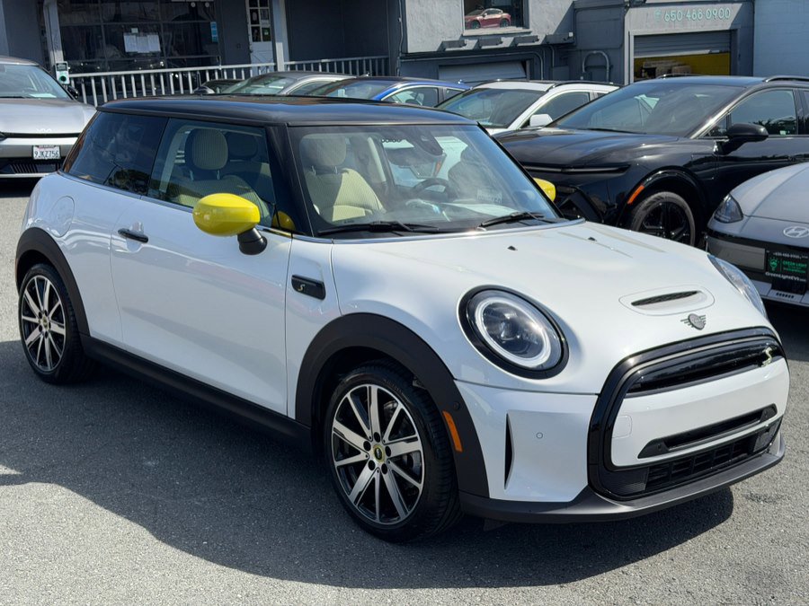 Used 2023 MINI Cooper SE image 3