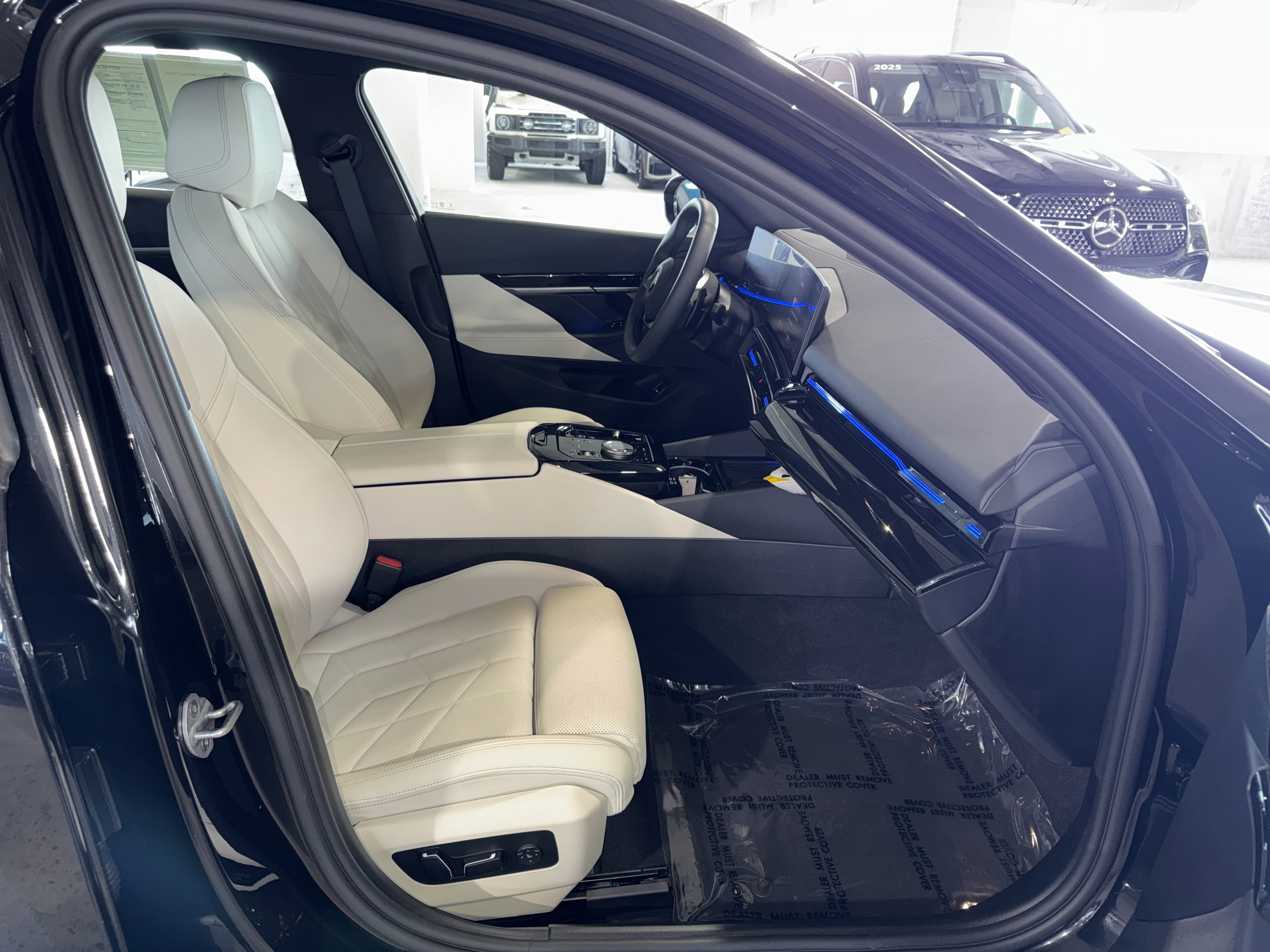 Certified 2025 BMW 530i xDrive w/ Premium Package AWD/4WD image 9