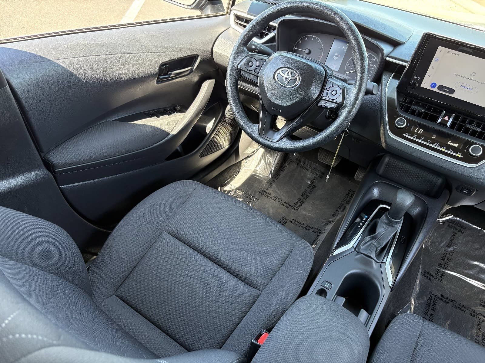 Used 2025 Toyota Corolla LE FWD image 19