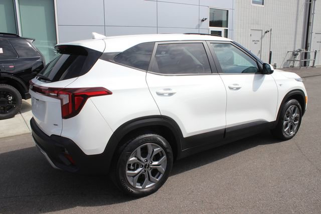 Used 2024 Kia Seltos LX AWD/4WD image 27