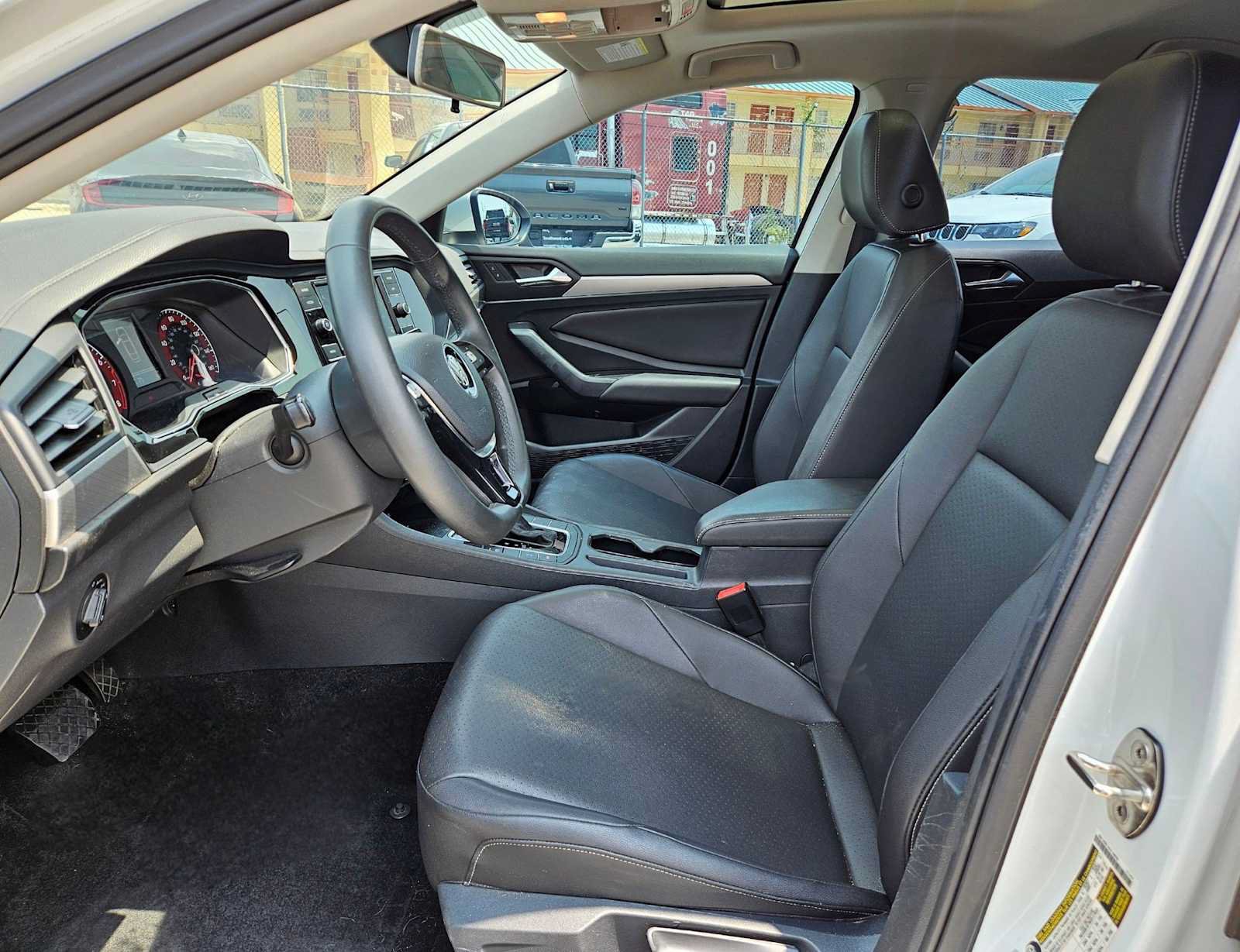 Used 2020 Volkswagen Jetta SE w/ SE Cold Weather Package FWD image 16