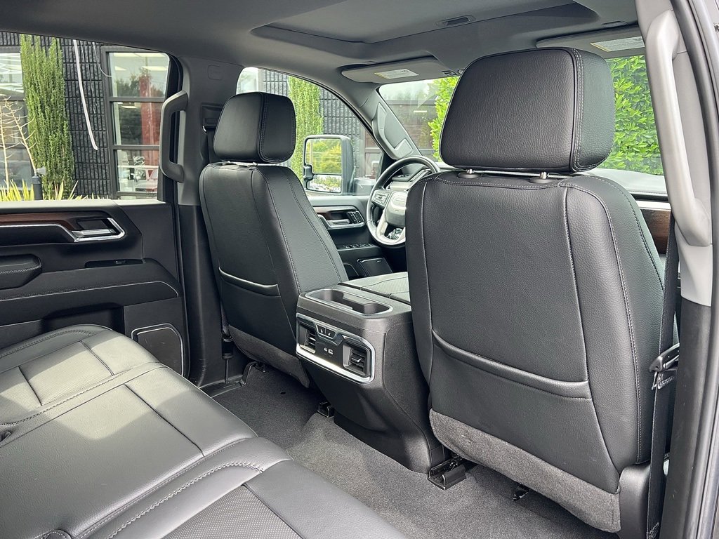 Used 2024 GMC Sierra 3500 Denali w/ Denali Reserve Package image 31