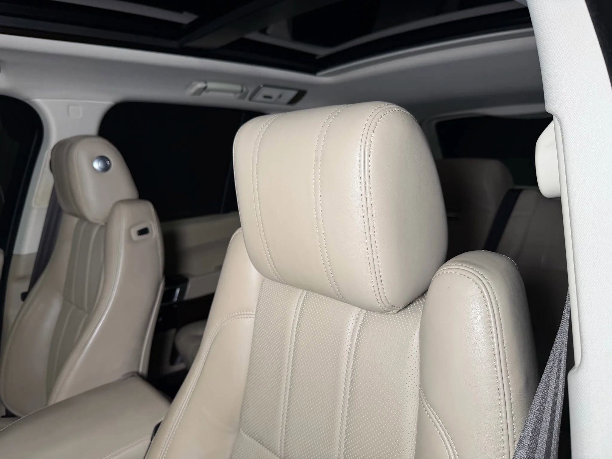 Used 2016 Land Rover Range Rover HSE image 43