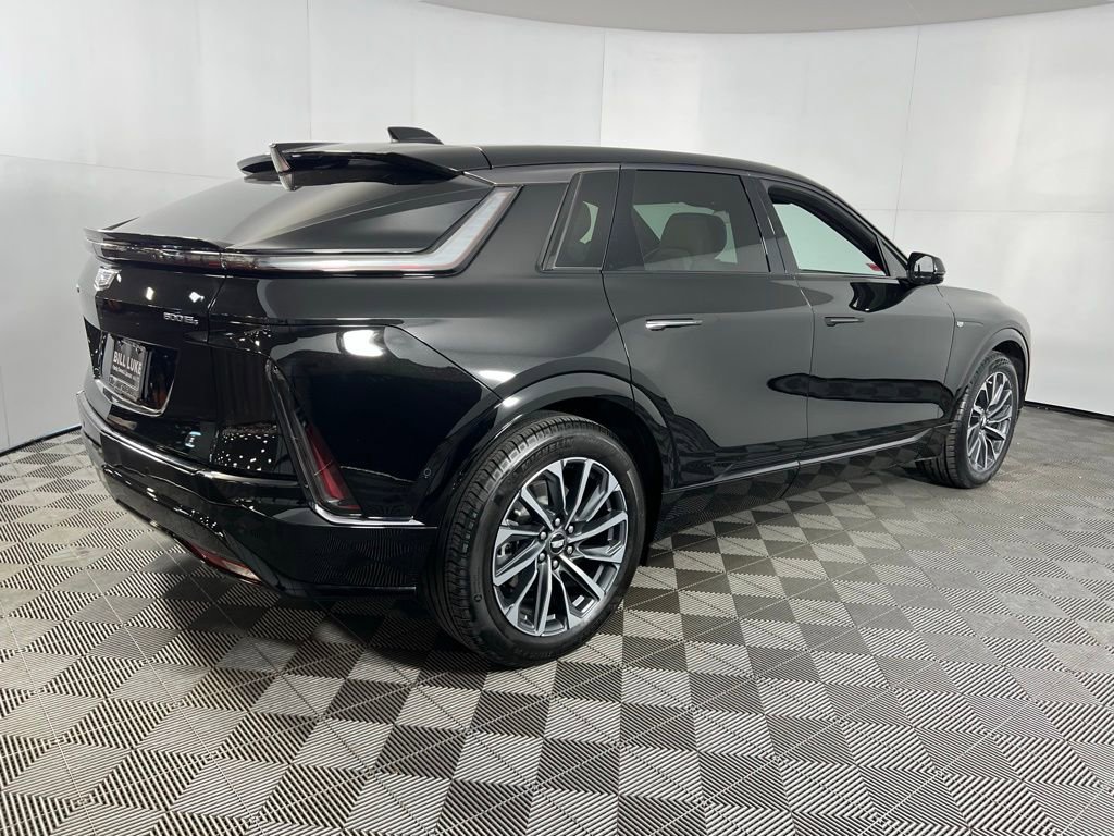 Used 2024 Cadillac Lyriq Sport image 7