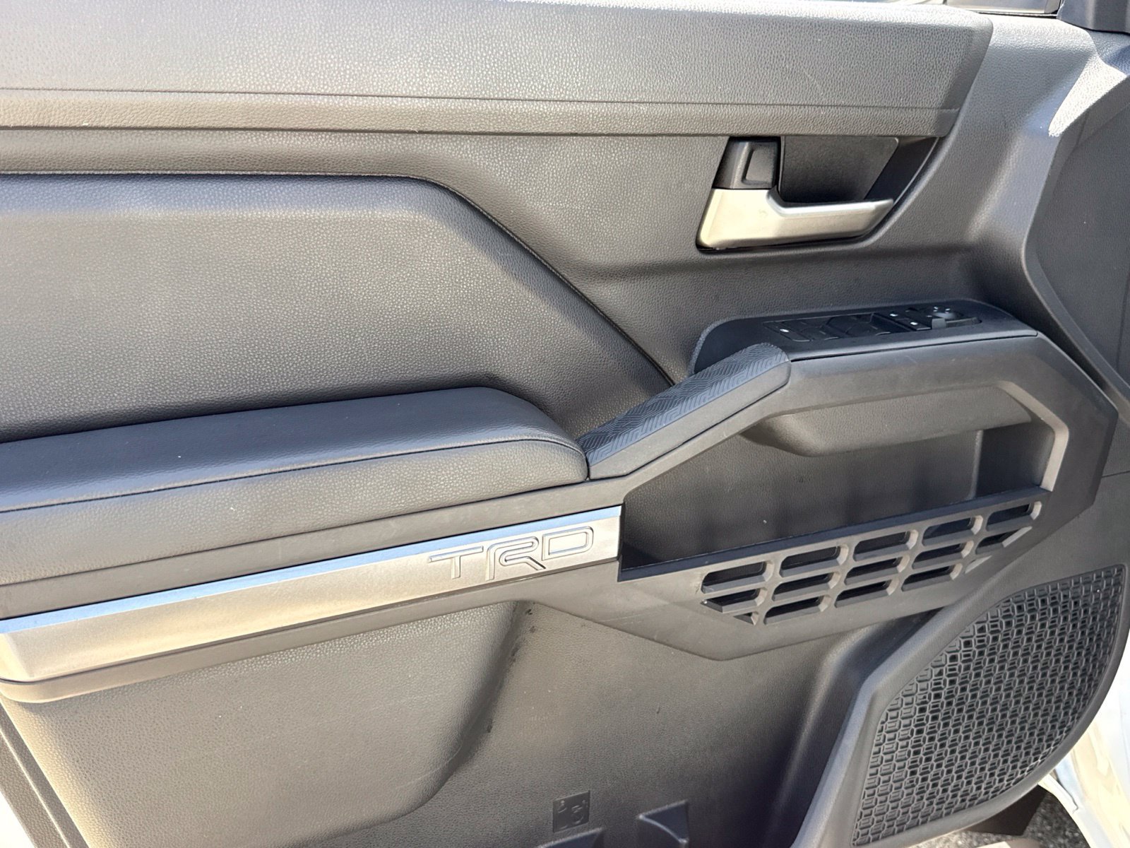 Used 2024 Toyota Tacoma TRD Sport AWD/4WD image 19