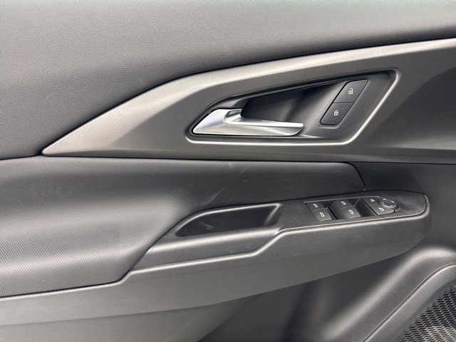 New 2026 Chevrolet Equinox EV LT image 9