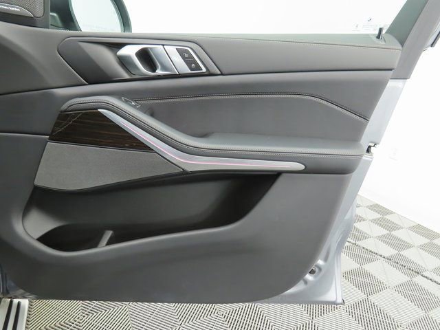 Used 2025 BMW X5 xDrive40i image 25