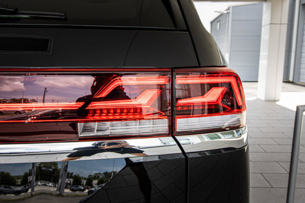 New 2026 Volkswagen Atlas SE FWD image 16