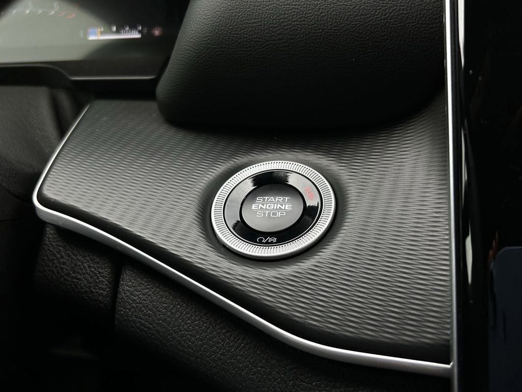 Used 2025 Jeep Grand Cherokee L Altitude RWD image 23
