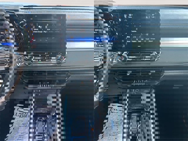 Used 2024 Chevrolet Colorado LT w/ LT Convenience Package image 11