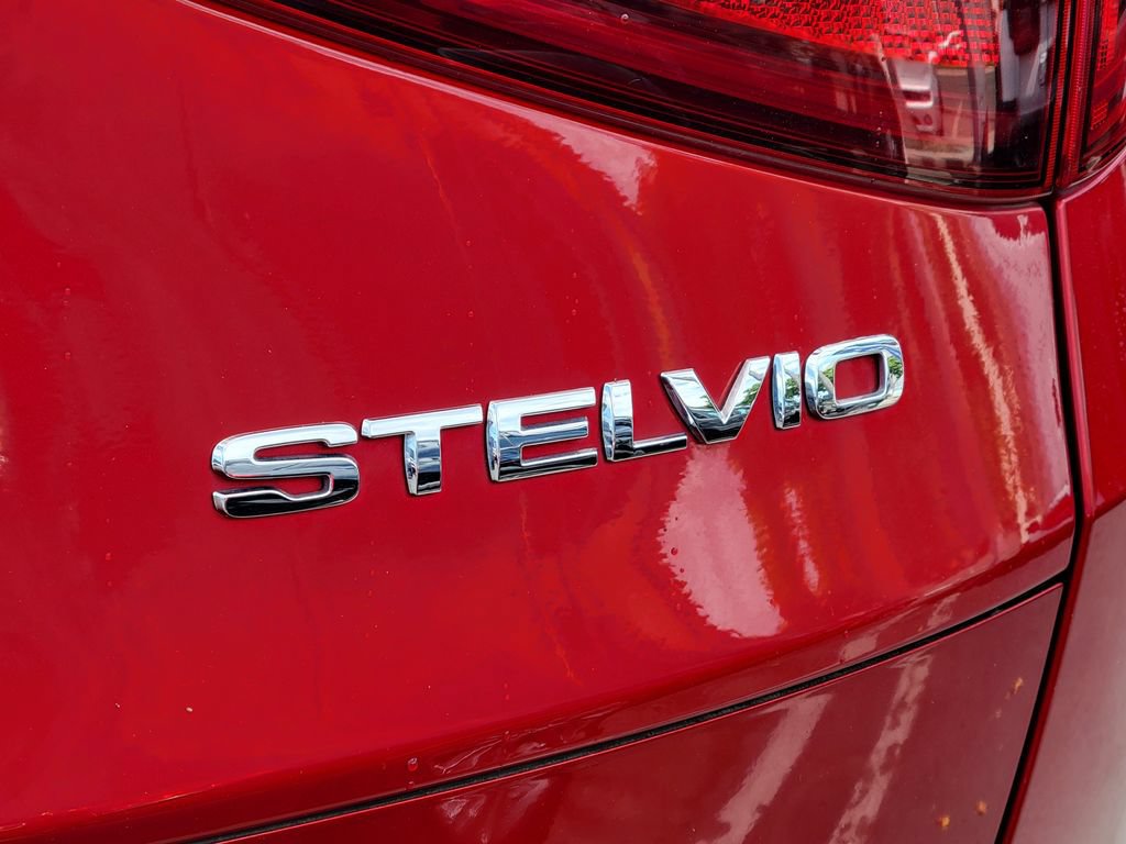 Used 2023 Alfa Romeo Stelvio Veloce AWD/4WD image 26