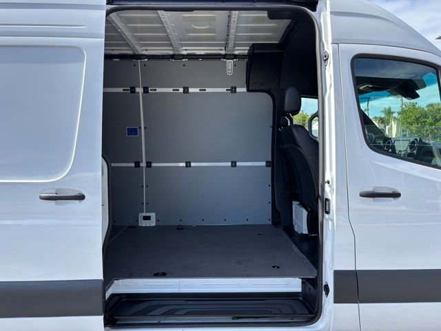 Used 2025 Mercedes-Benz Sprinter 3500 image 30