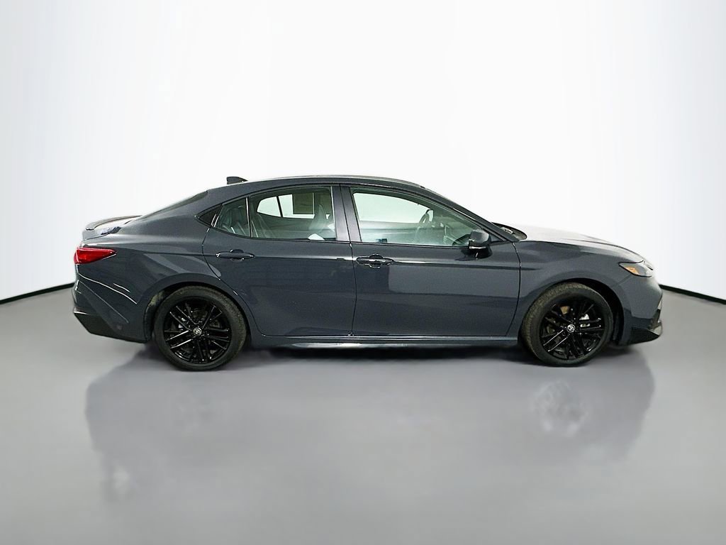 Used 2025 Toyota Camry SE image 7