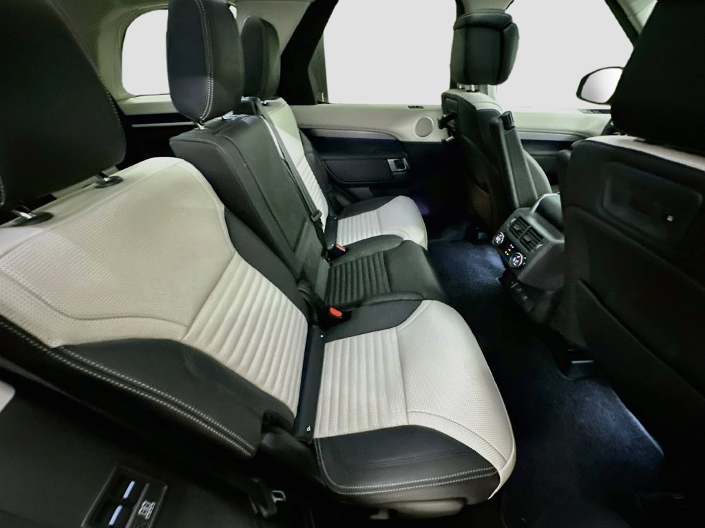 Used 2026 Land Rover Discovery Limited Edition AWD/4WD image 29