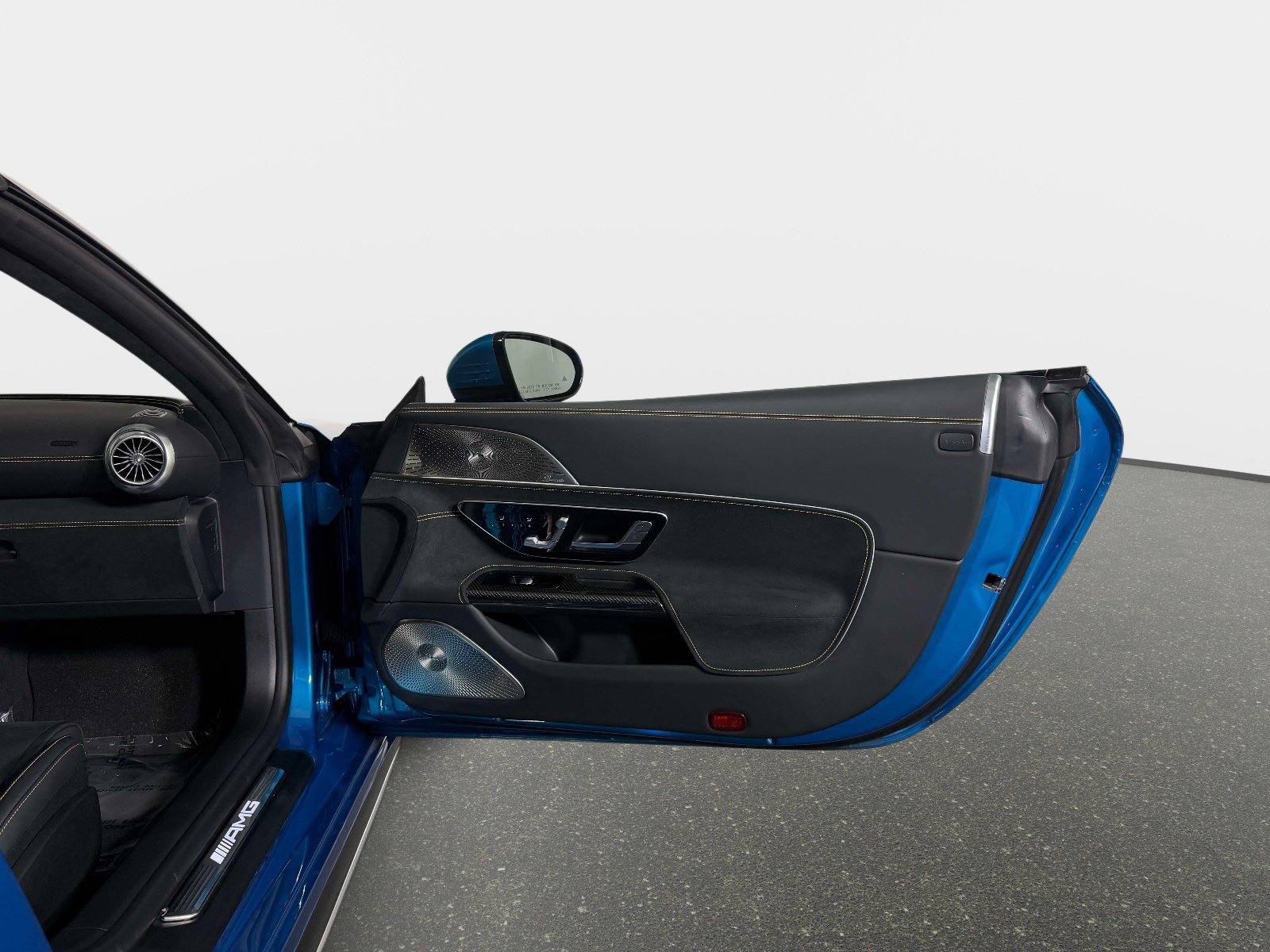 Used 2025 Mercedes-Benz SL 63 AMG 4MATIC w/ AMG Aerodynamics Package image 20