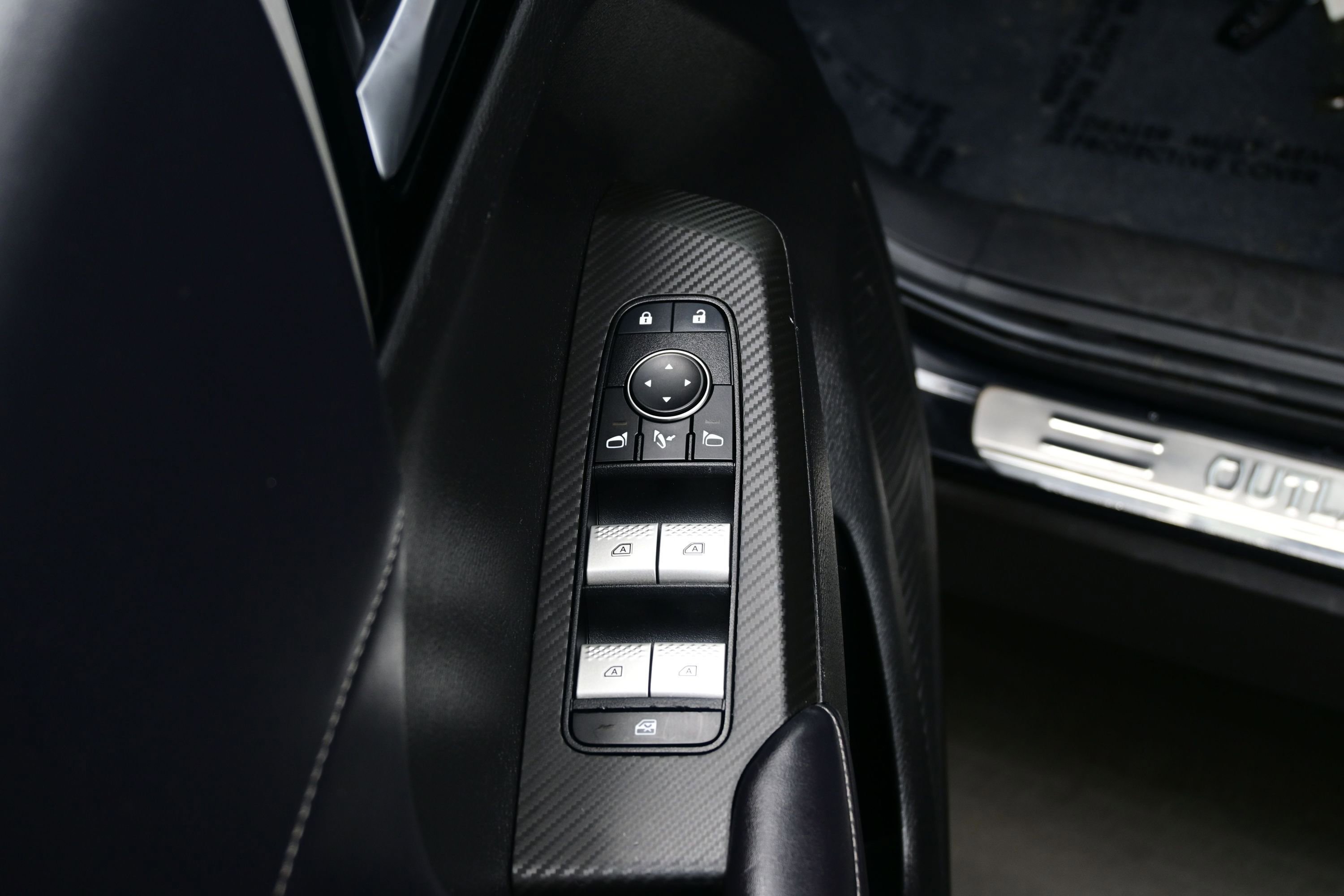 Used 2024 Mitsubishi Outlander SE AWD/4WD image 10