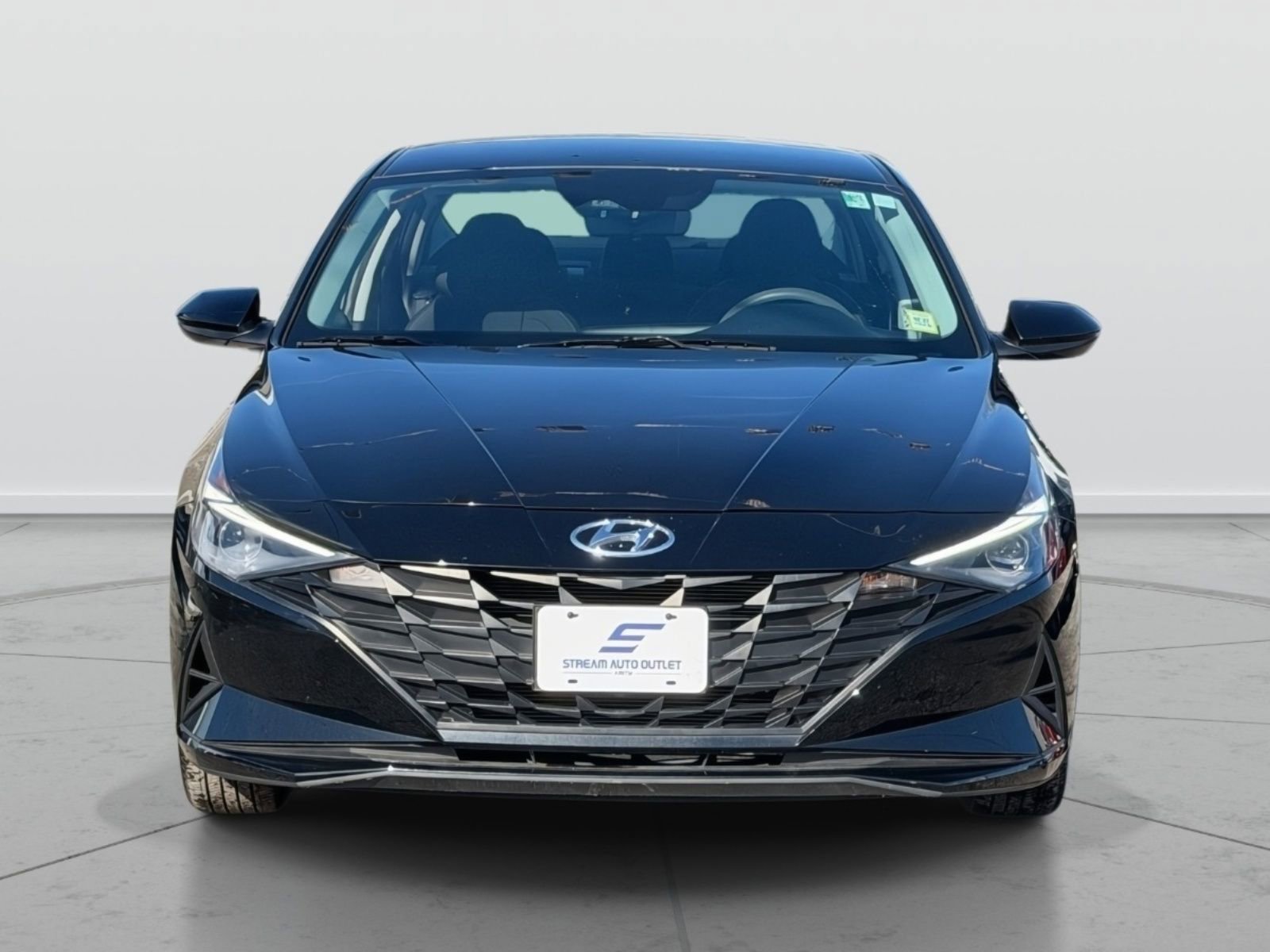 Used 2022 Hyundai Elantra SEL image 2