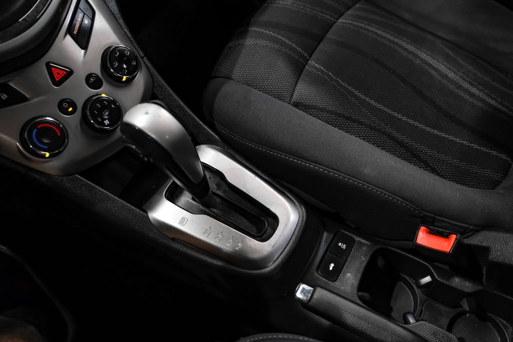 Used 2018 Chevrolet Sonic LT FWD image 23