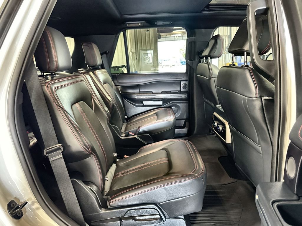 Used 2024 Ford Expedition Limited RWD image 32