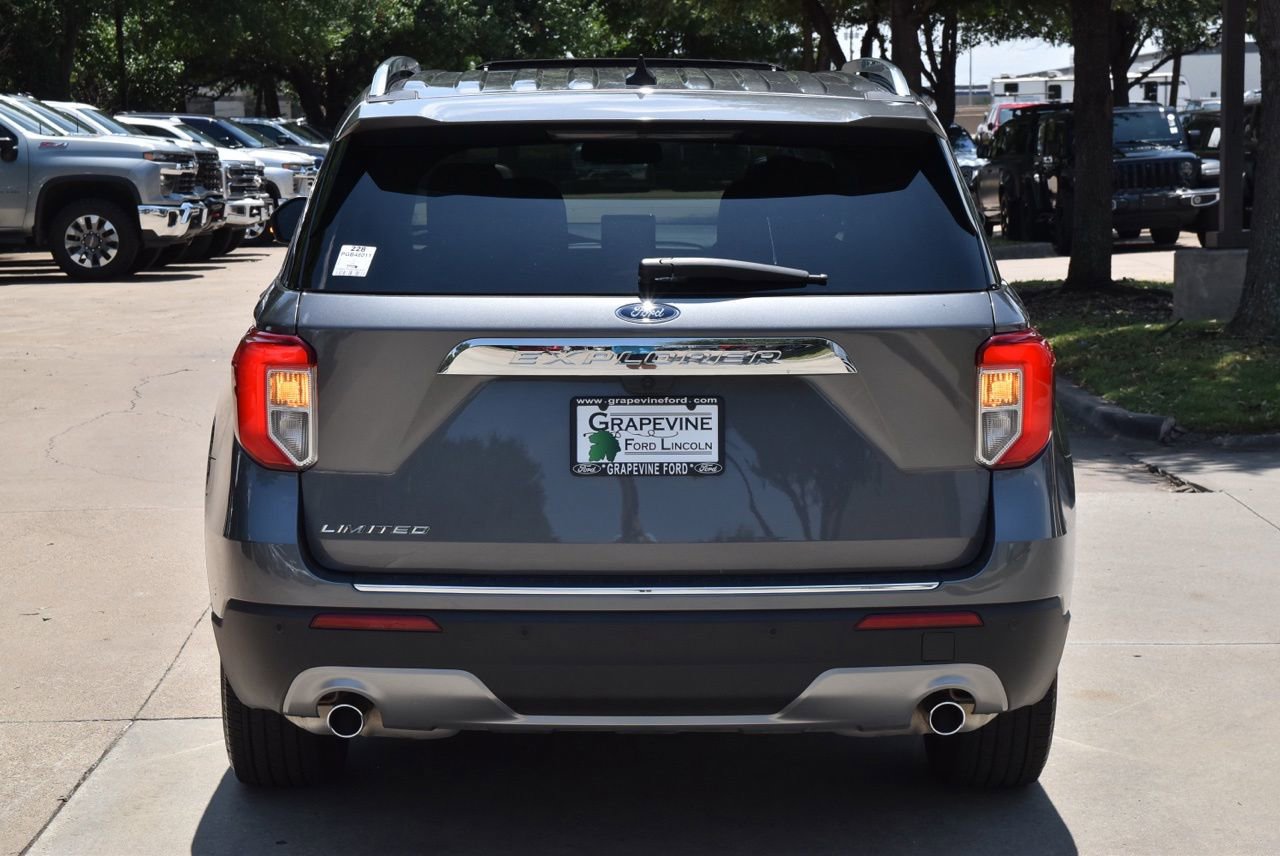 Used 2023 Ford Explorer Limited w/ Limited Technology Package RWD image 9