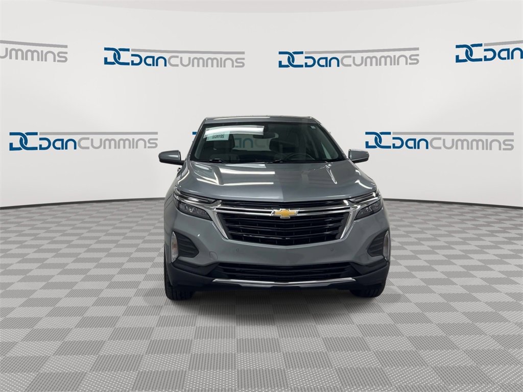 Used 2023 Chevrolet Equinox LT w/ Driver Convenience Package image 3