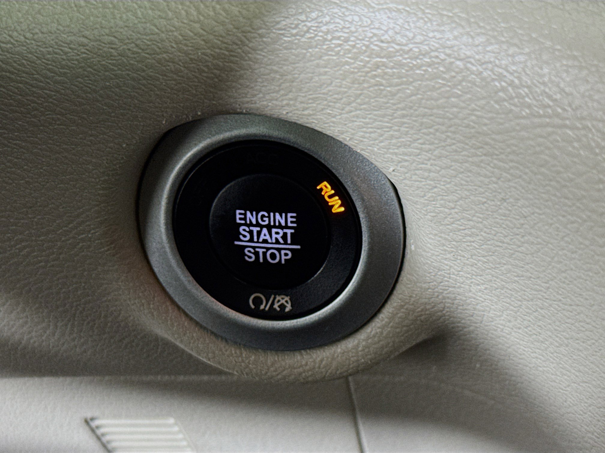 Used 2020 Chrysler Voyager L image 20