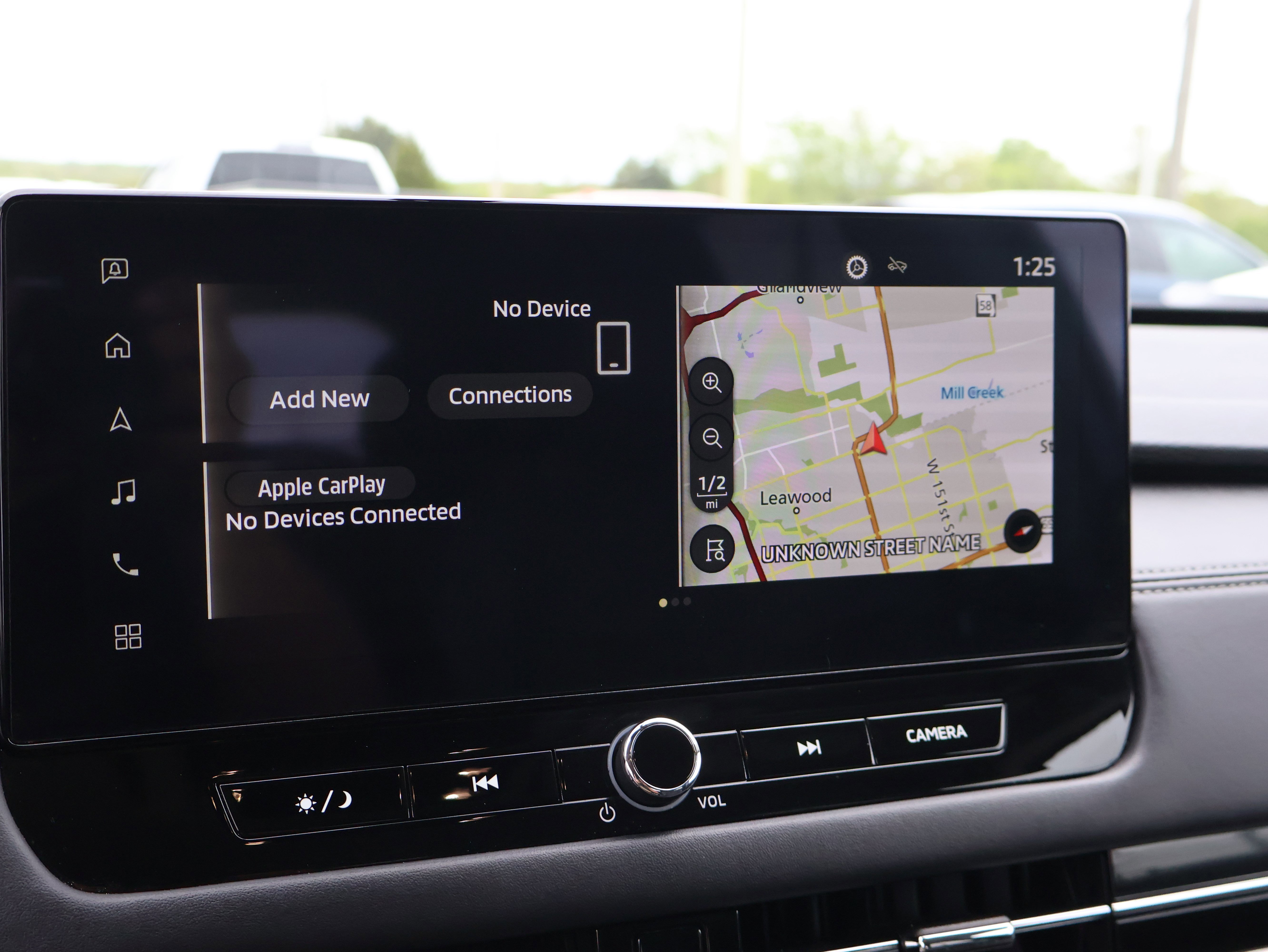 Used 2025 Mitsubishi Outlander SE image 24