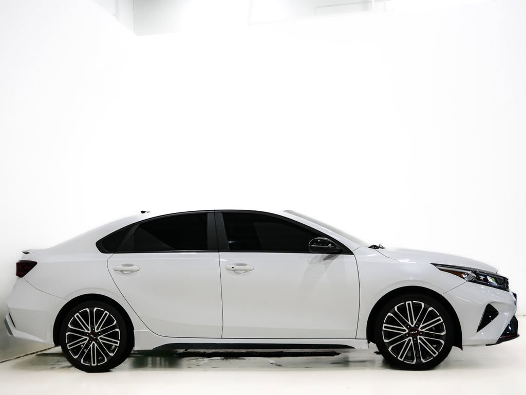 Used 2023 Kia Forte GT FWD image 4