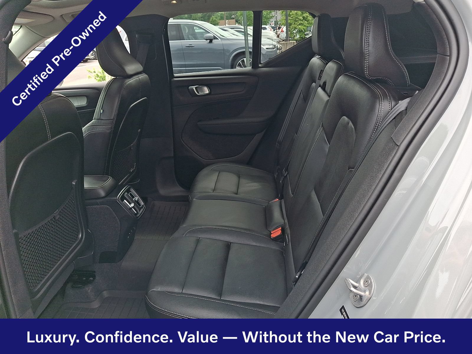 Certified 2024 Volvo XC40 B5 Plus w/ Protection Package Premier AWD/4WD image 11
