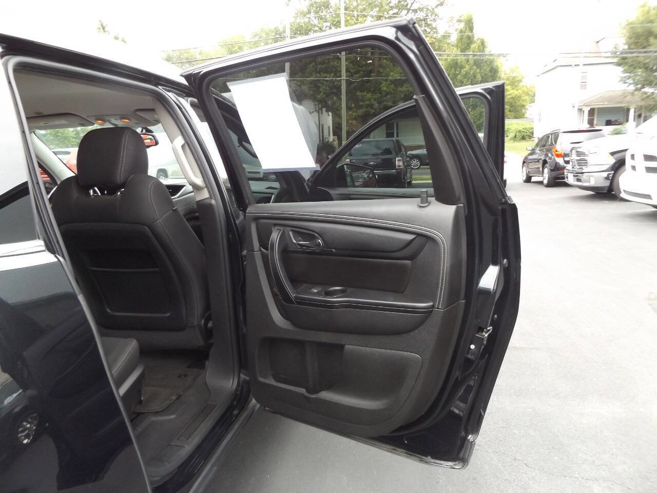 Used 2014 Chevrolet Traverse LT image 30