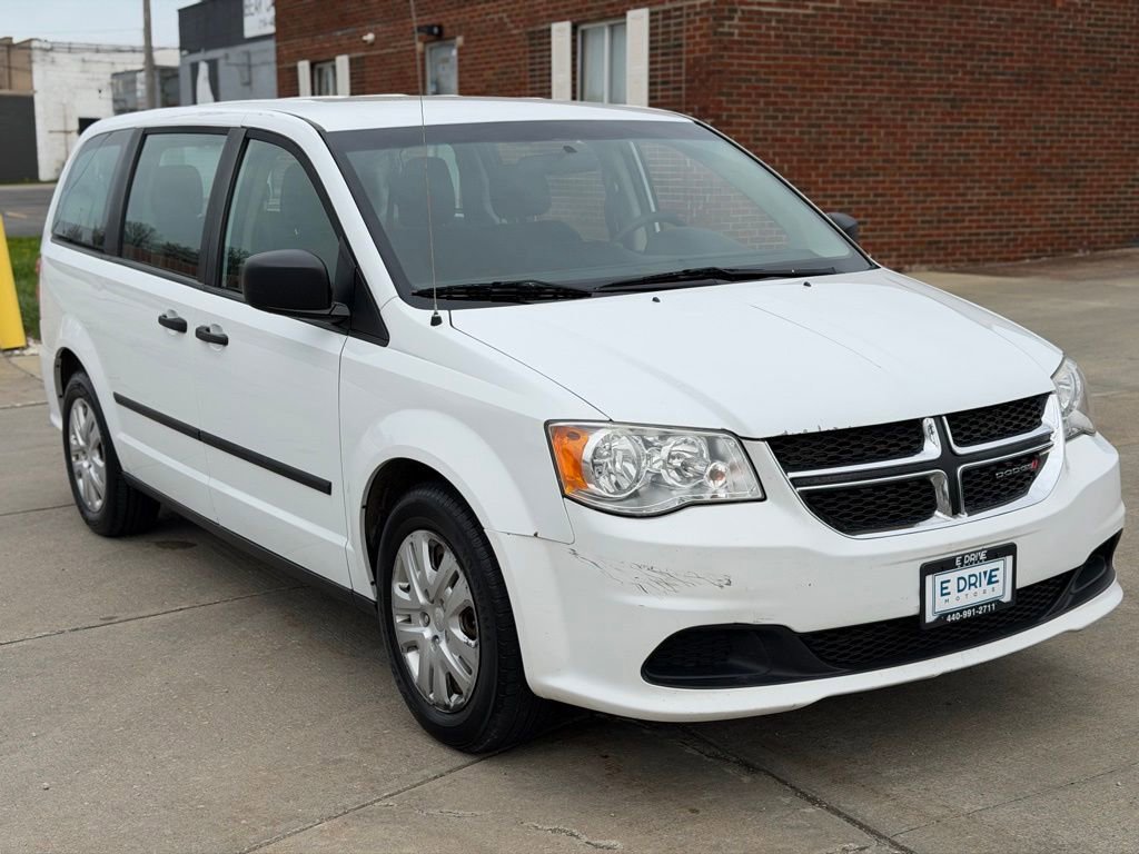 Used 2016 Dodge Grand Caravan American Value Package FWD image 3
