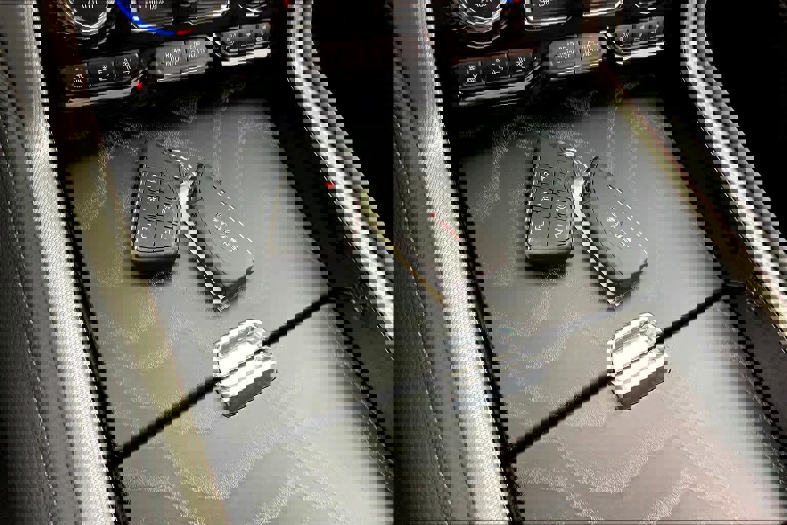 Used 2024 GMC Yukon XL Denali w/ Advanced Technology Package image 13