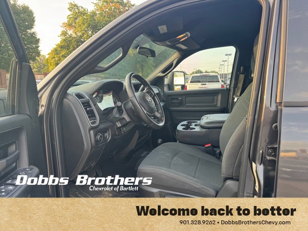 Used 2024 RAM 3500 Tradesman w/ Chrome Appearance Group AWD/4WD image 14