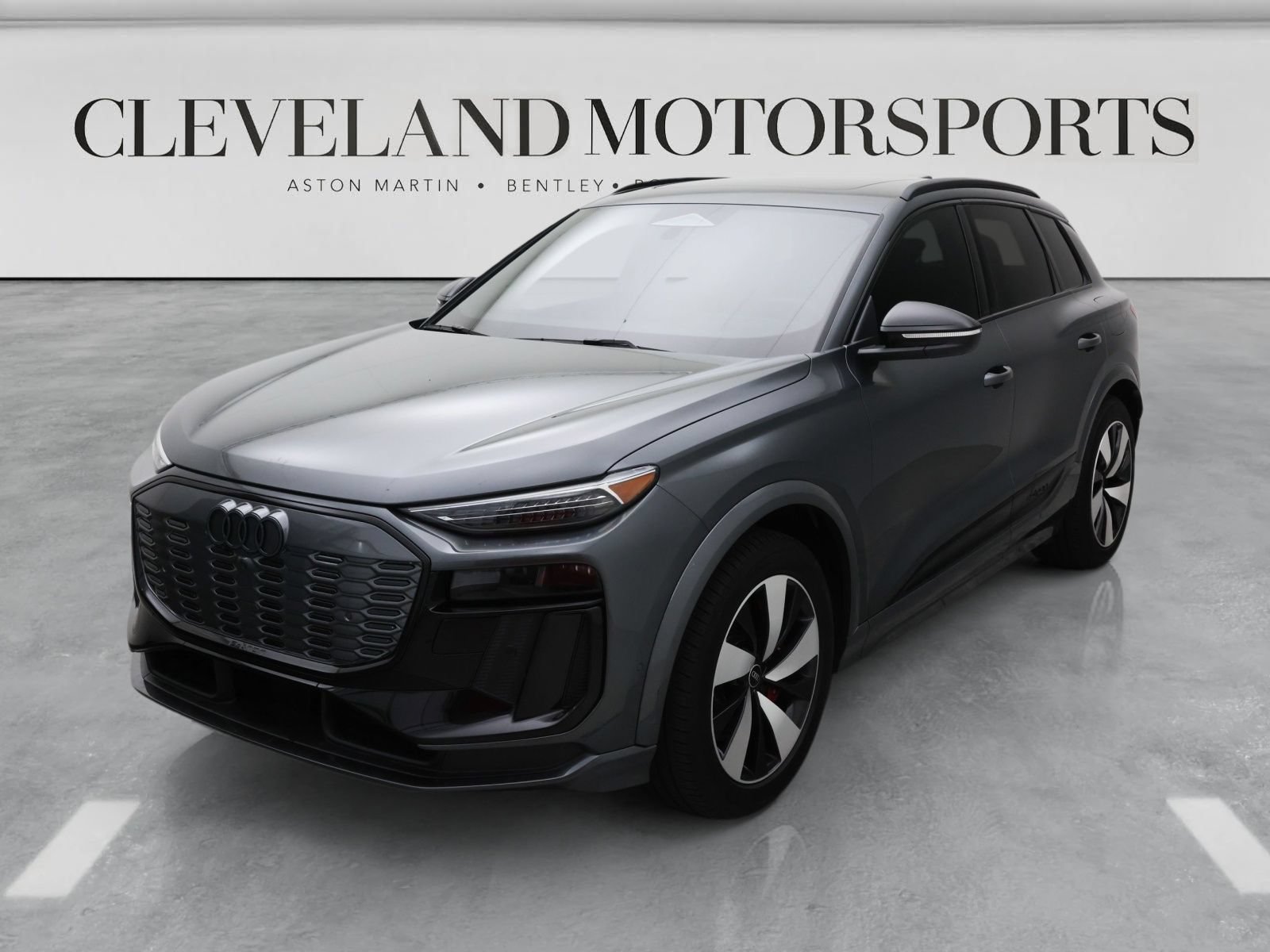 Used 2025 Audi SQ6 e-tron Prestige w/ Black Optic Package AWD/4WD image 8