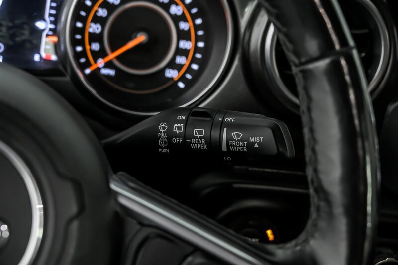 Used 2019 Jeep Wrangler Unlimited Sahara AWD/4WD image 25