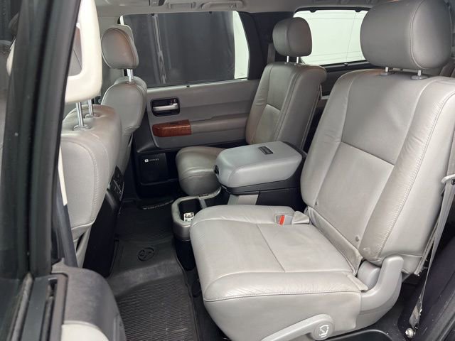 Used 2019 Toyota Sequoia Platinum AWD/4WD image 21